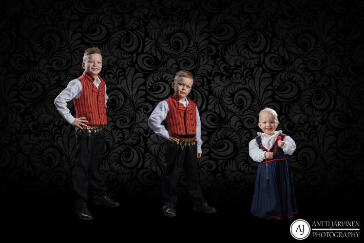 Lapsenlapsien_taulu_Järvinen